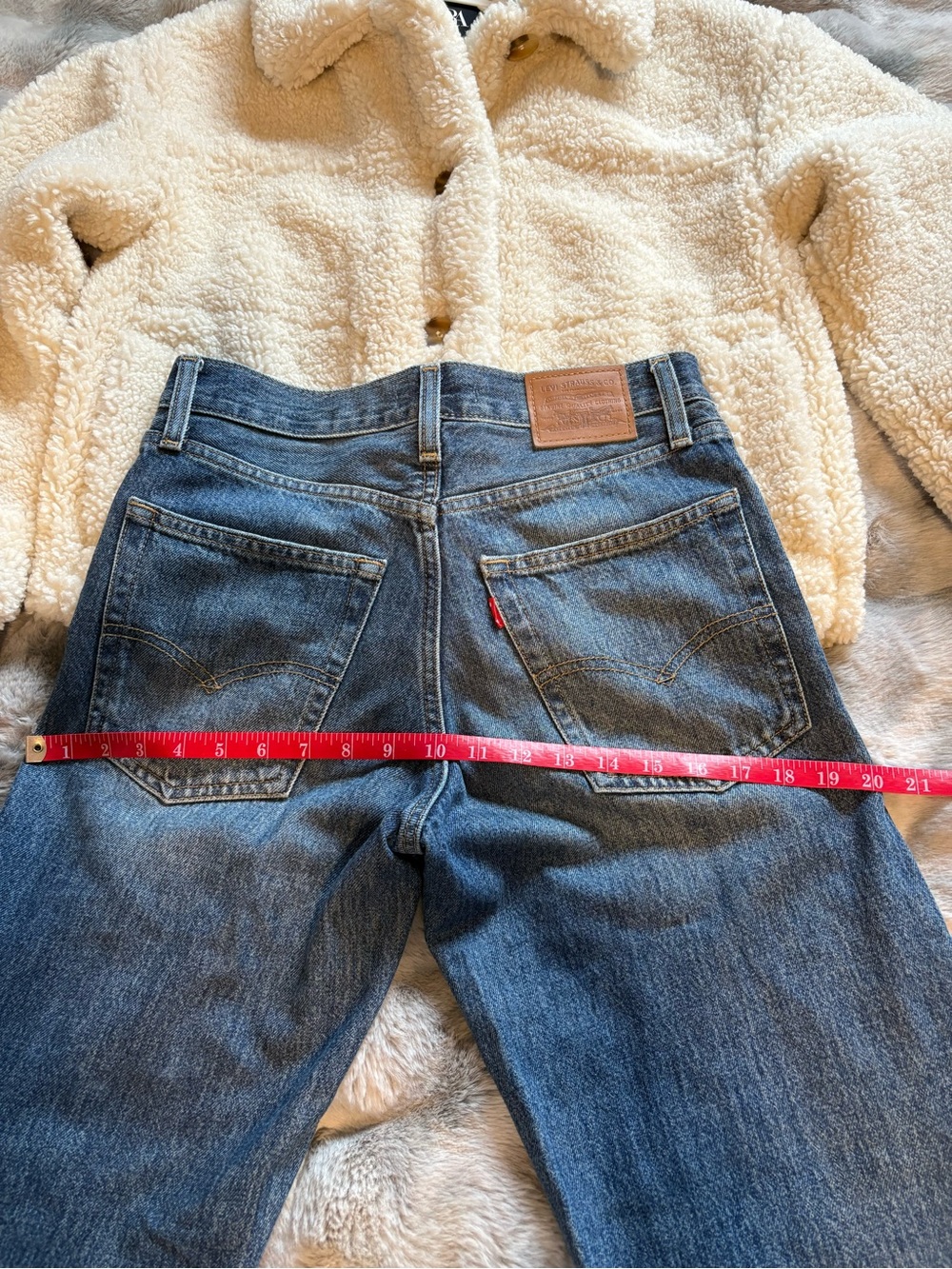 Levi's Relaxed Wide Leg Jeans in Classic Blue Denim - Picture 6 of 12